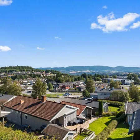 Detached House By Bike Trails And Bathing Water * 特隆赫姆